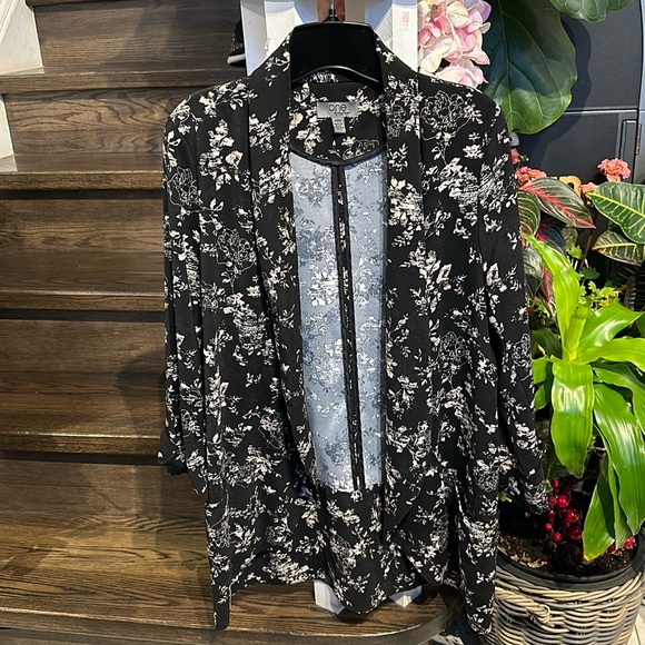 Black Floral Blazer - Picture 1 of 1